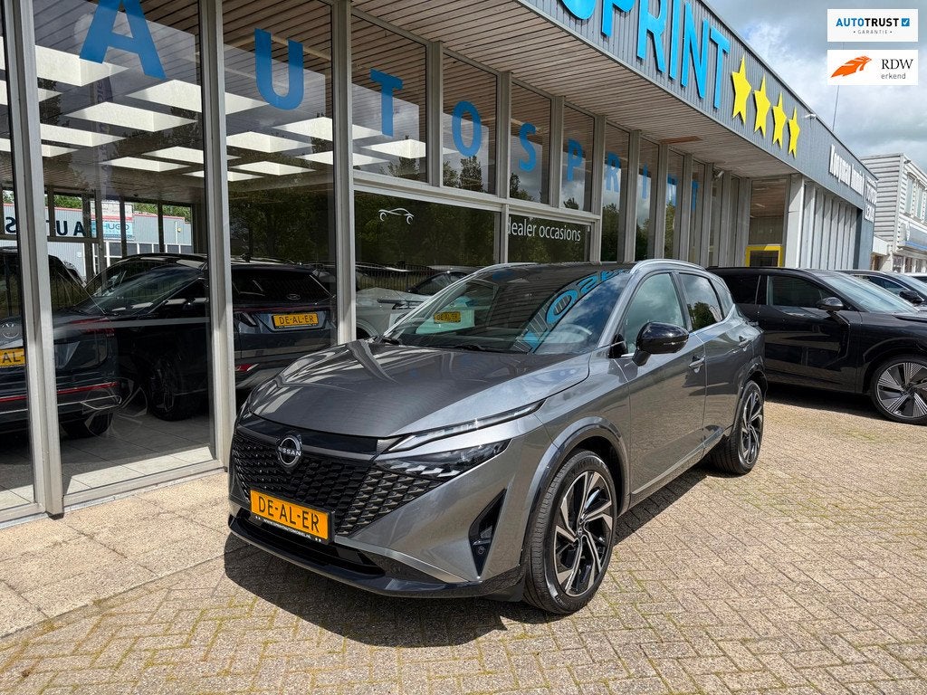 Nissan Qashqai 1.3 MHEV Xtronic Tekna Plus 158PK PANORAMADAK, Auto's, Nissan, Gebruikt, Zwart, 4 cilinders, Automatische klimaatregeling