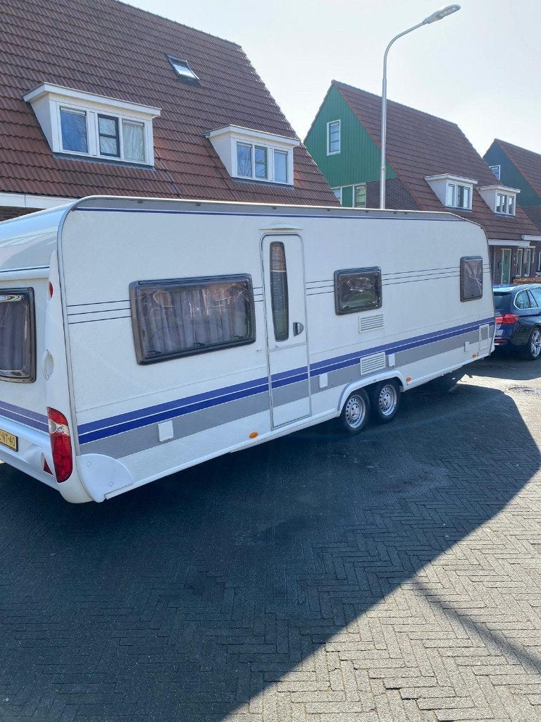 Hobby Prestige 650 (2008) incl.voortent+uitbouw en luifel, Rondzit, Particulier, Tot en met 6, 1500 - 2000 kg