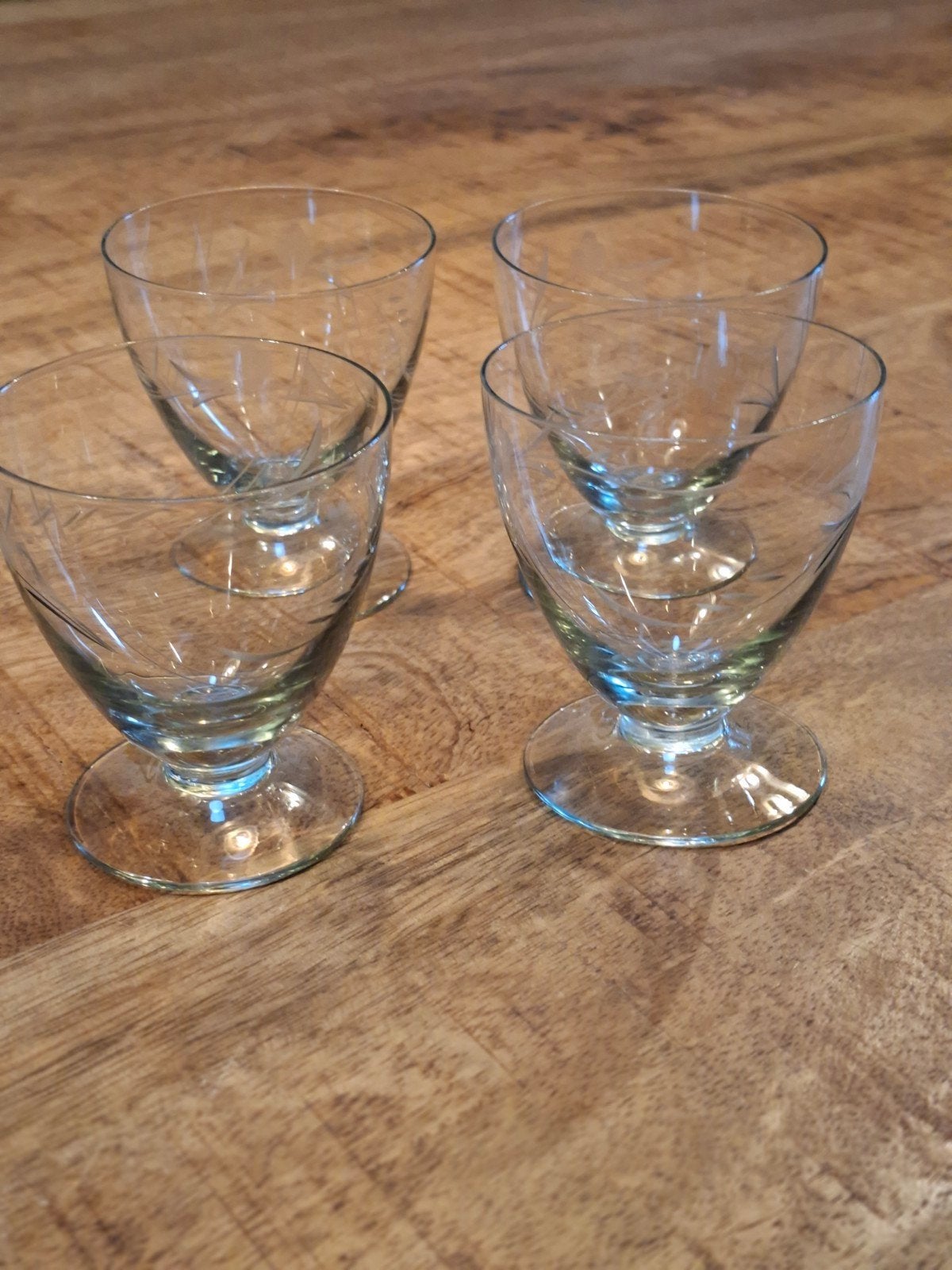 4 antieke glaasje met gravure., Ophalen, Borrel- of Shotglas