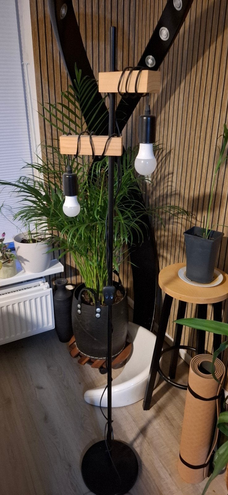 EGLO Townshend Vloerlamp - Zwart metaal en hout, Huis en Inrichting, Lampen | Vloerlampen, Gebruikt, 100 tot 150 cm, Hout, Metaal