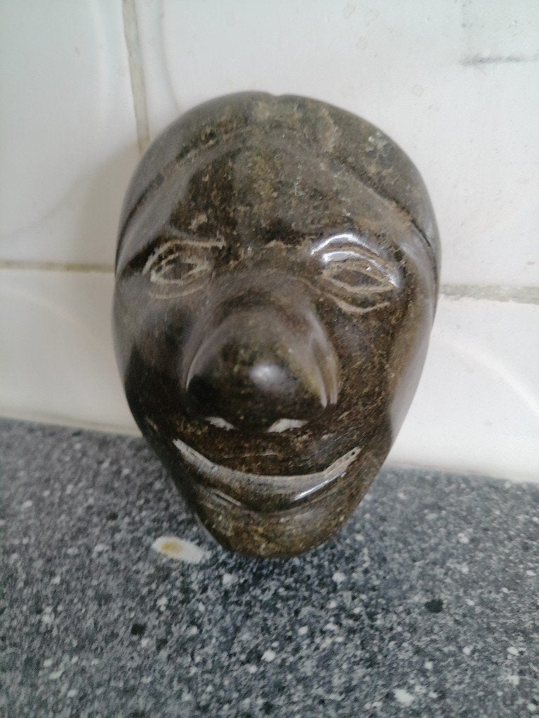 Curiosa Afrikaans masker 10cm stenen masker Shona Zimbabwe, Steen/keramiek, Bruin, Afrika, Masker