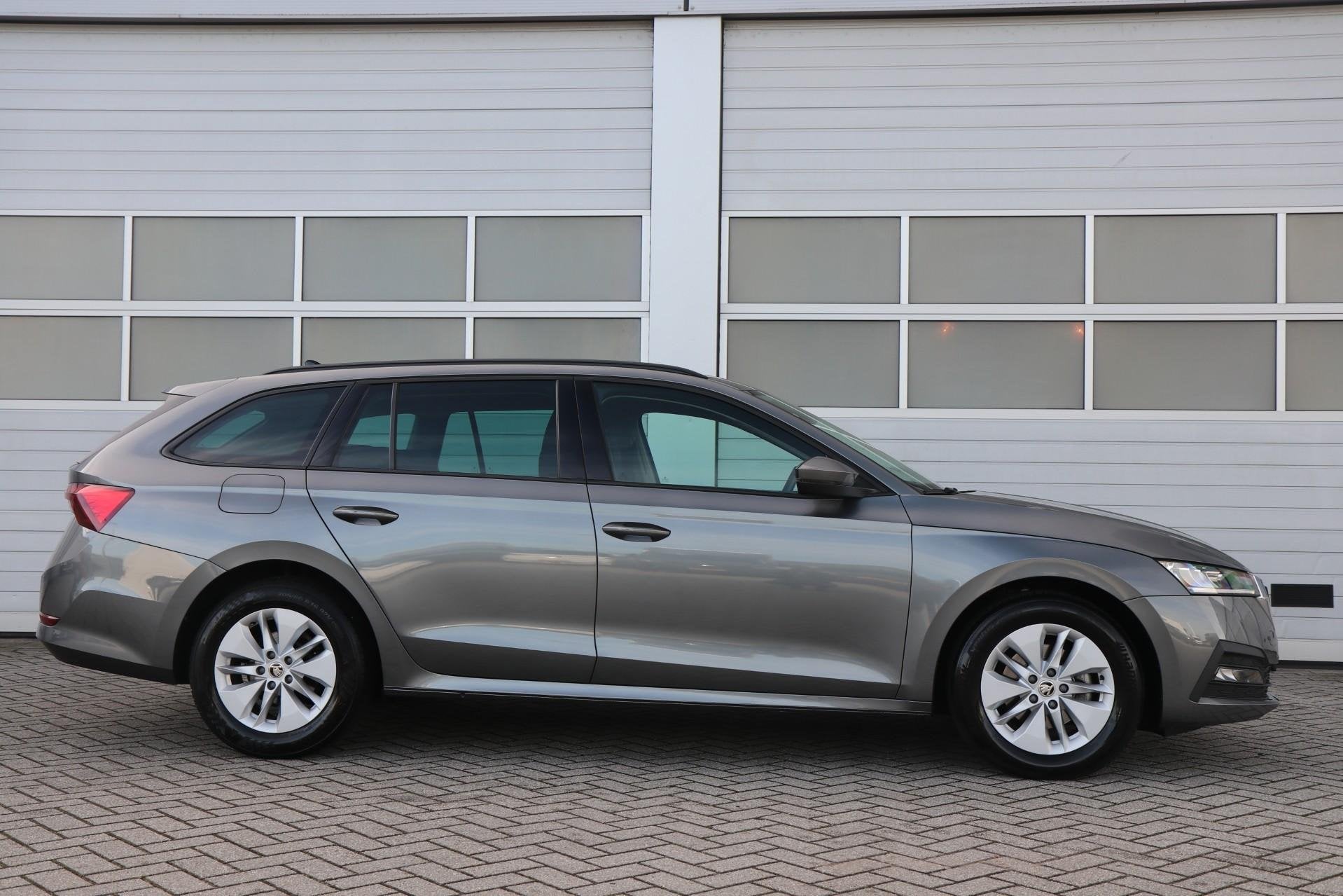 Skoda Octavia Combi 1.0 TSI 110pk Ambition | Navigatie | Sma, Voorwielaandrijving, 12 maanden, Stof, Gebruikt