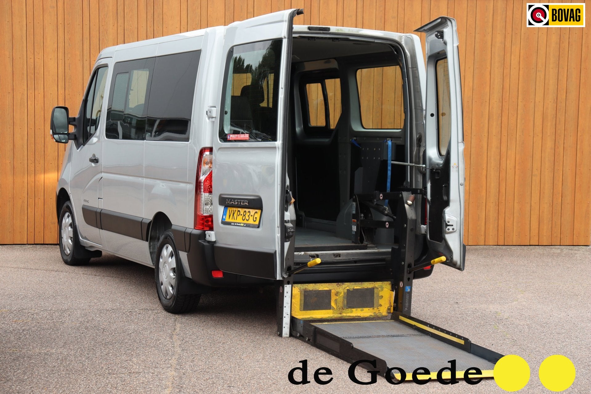 Renault Master T35 2.3 dCi L1H1 invalide aangepast incl.lift, Auto's, Bestelauto's, 125 pk, Gebruikt, 4 cilinders, 2299 cc