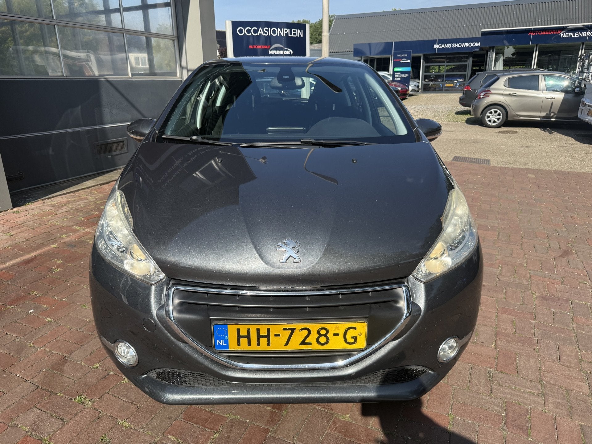 Peugeot 208 1.2 VTi Allure km 112.000 Bj 2014 Navi,16Inch,Cl, Voorwielaandrijving, Euro 5, Stof, Gebruikt