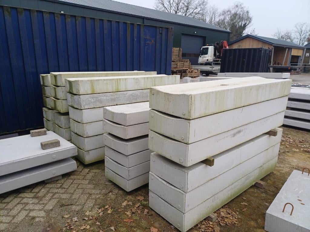 Restpartij molgoten 200x50x20 en 200x50x14cm, Ophalen, Overige typen, Zo goed als nieuw, 10 m² of meer