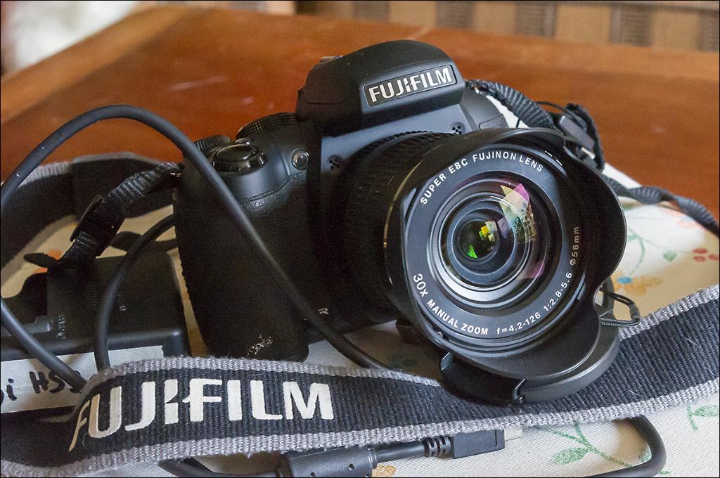Fujifilm FinePix HS30 EXR   (24-720mm) F2.8-5.6  CMOS 16MP, Ophalen, Compact, Zo goed als nieuw, 16 Megapixel