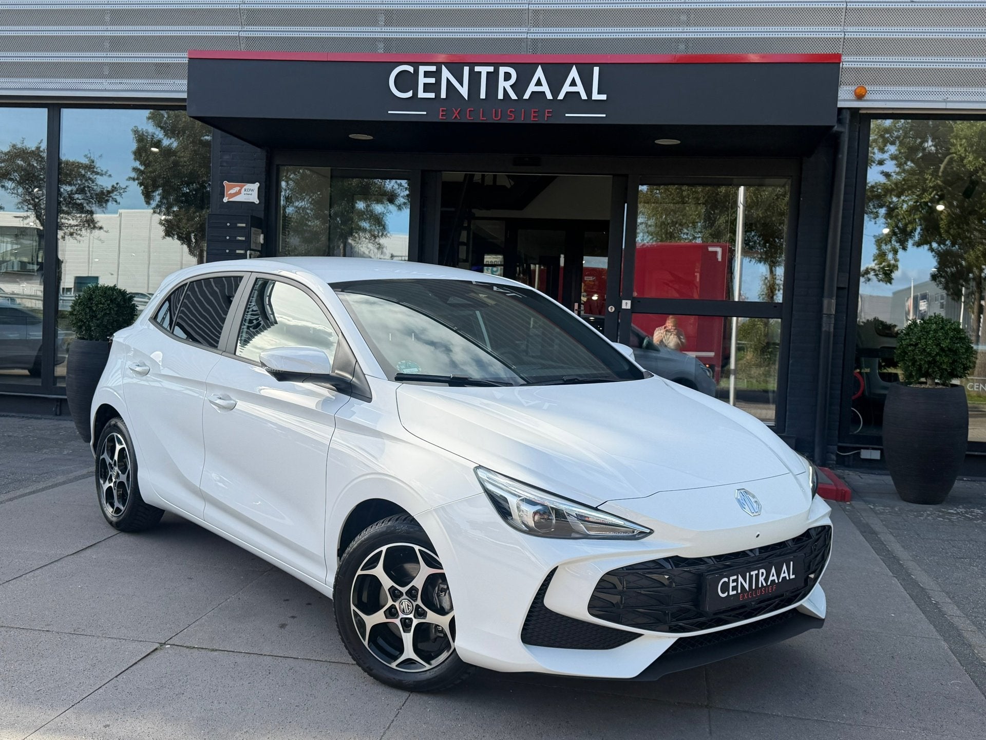 MG MG3 Hybrid+ 1.5 Hybrid+ Luxury ACC|Carplay|Keyless|360Cam, Auto's, Zwart, 4 cilinders, Automatische klimaatregeling, Leder en Stof