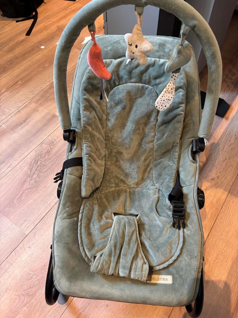 Koelstra Wipstoel met Speelboog - Zo goed als nieuw, Kinderen en Baby's, Wipstoeltjes, Wipstoel, Ophalen, Overige merken, Met gordel(s) of riempje(s)