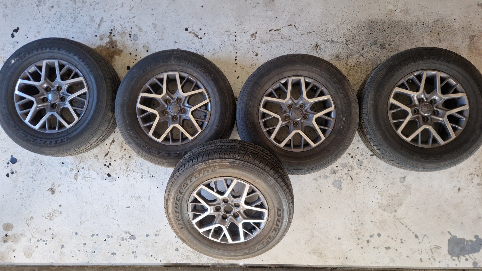 5x Jeep Wrangler velgen met Bridgestone Dueler H/T banden, Ophalen, 18 inch, Gebruikt, 255 mm