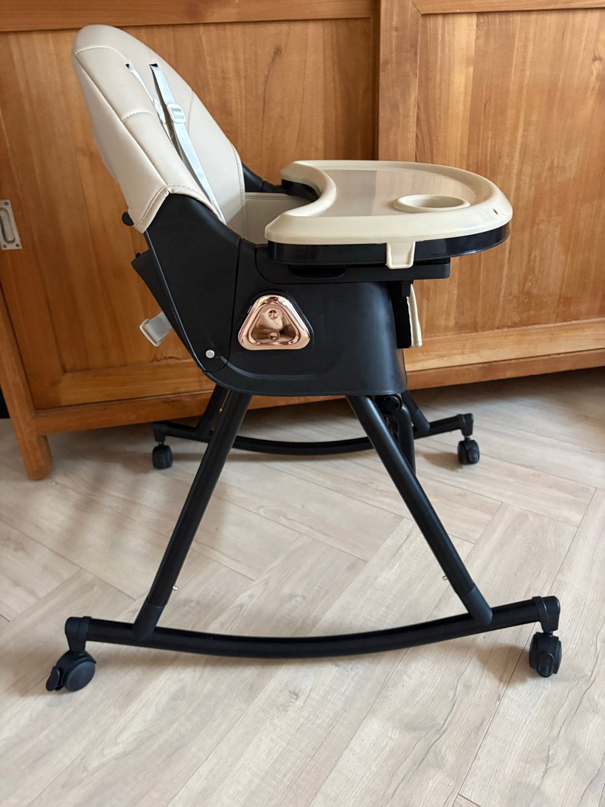 Veelzijdige Twinky kinderstoel: eetstoel, schommelstoel, Kinderen en Baby's, Kinderstoelen, Zo goed als nieuw, Meegroeistoel, Afneembaar eetblad