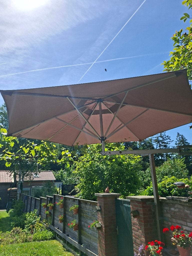 balkon parasol, Tuin en Terras, Ophalen, Zo goed als nieuw