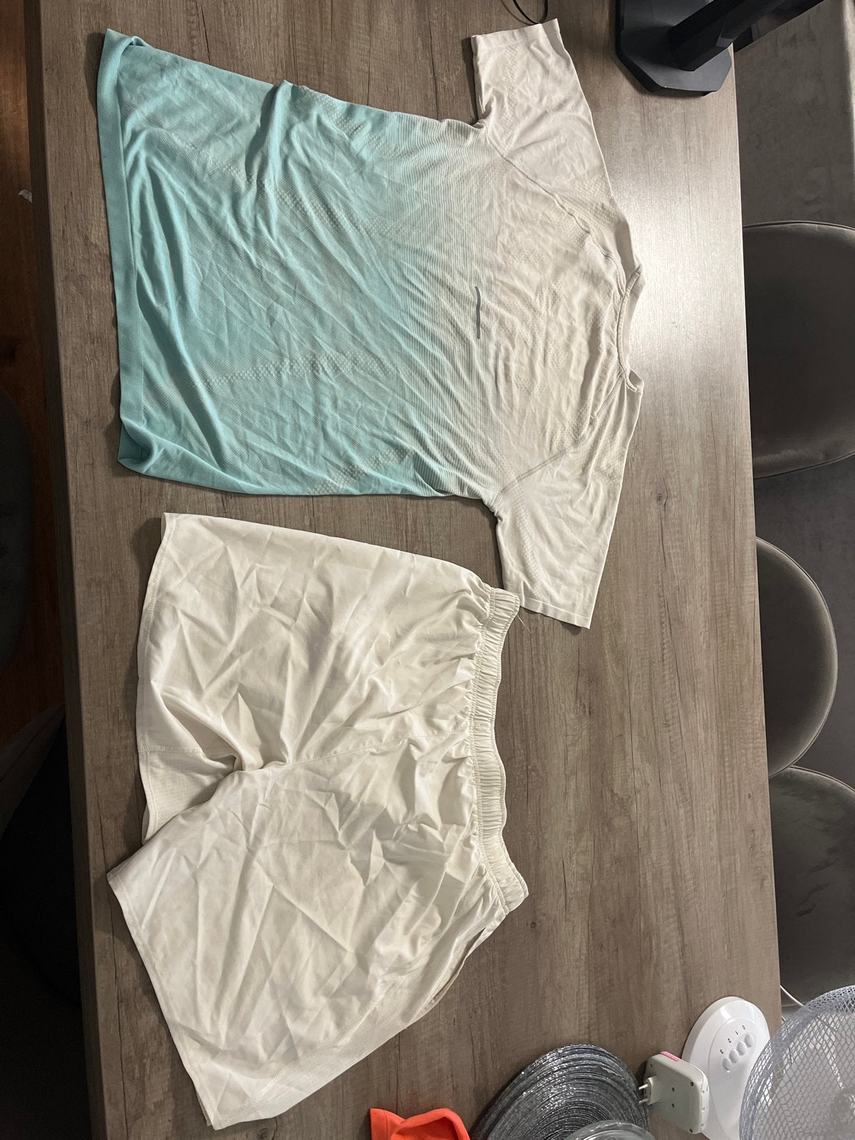 ASICS sportset: T-shirt en korte broek, Kleding | Heren, Ophalen, Zo goed als nieuw, Algemeen, Meerkleurig