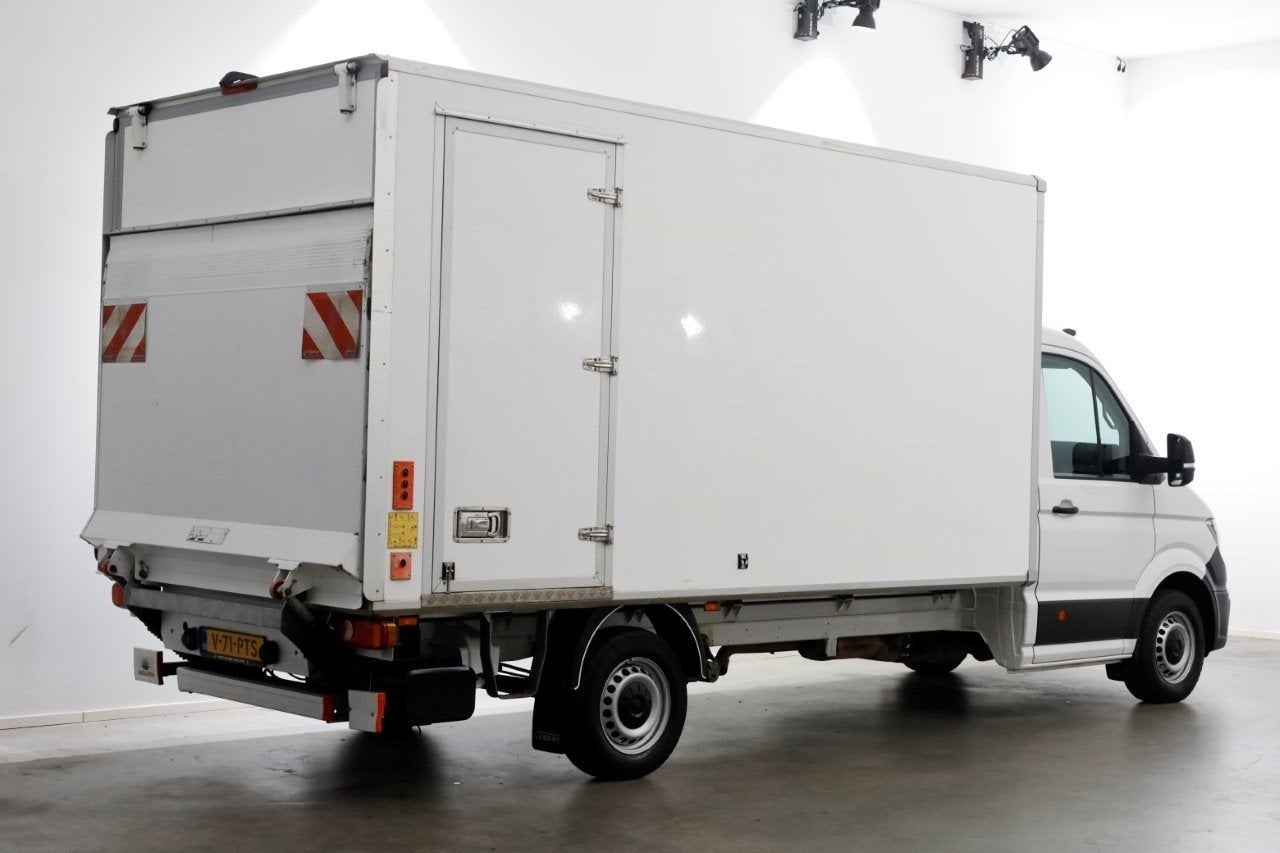 Volkswagen Crafter 35 2.0 TDI 140pk Bakwagen met laadklep en, Voorwielaandrijving, Gebruikt, Euro 6, 4 cilinders