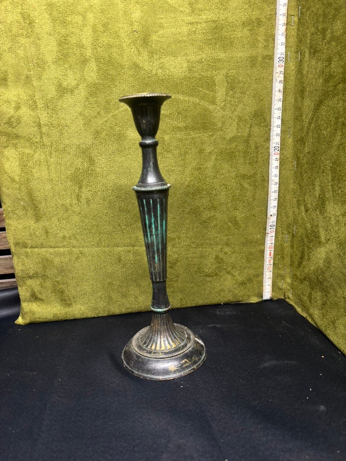 Klassieke vintage kandelaar brons/messing groene patina 27cm, Ophalen of Verzenden, Koper of Brons