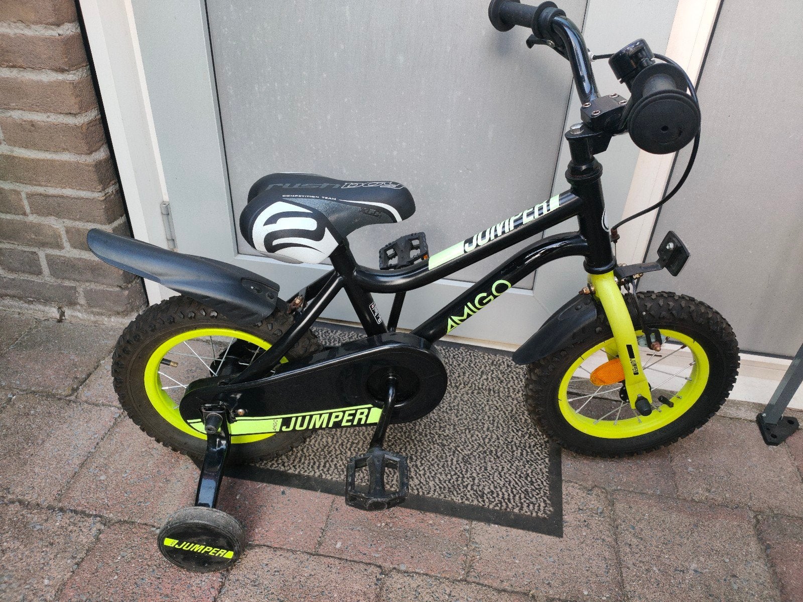 12 inch Amigo Jumper kinderfiets met zijwieltjes, Ophalen, Terugtraprem, Zijwieltjes, Amigo