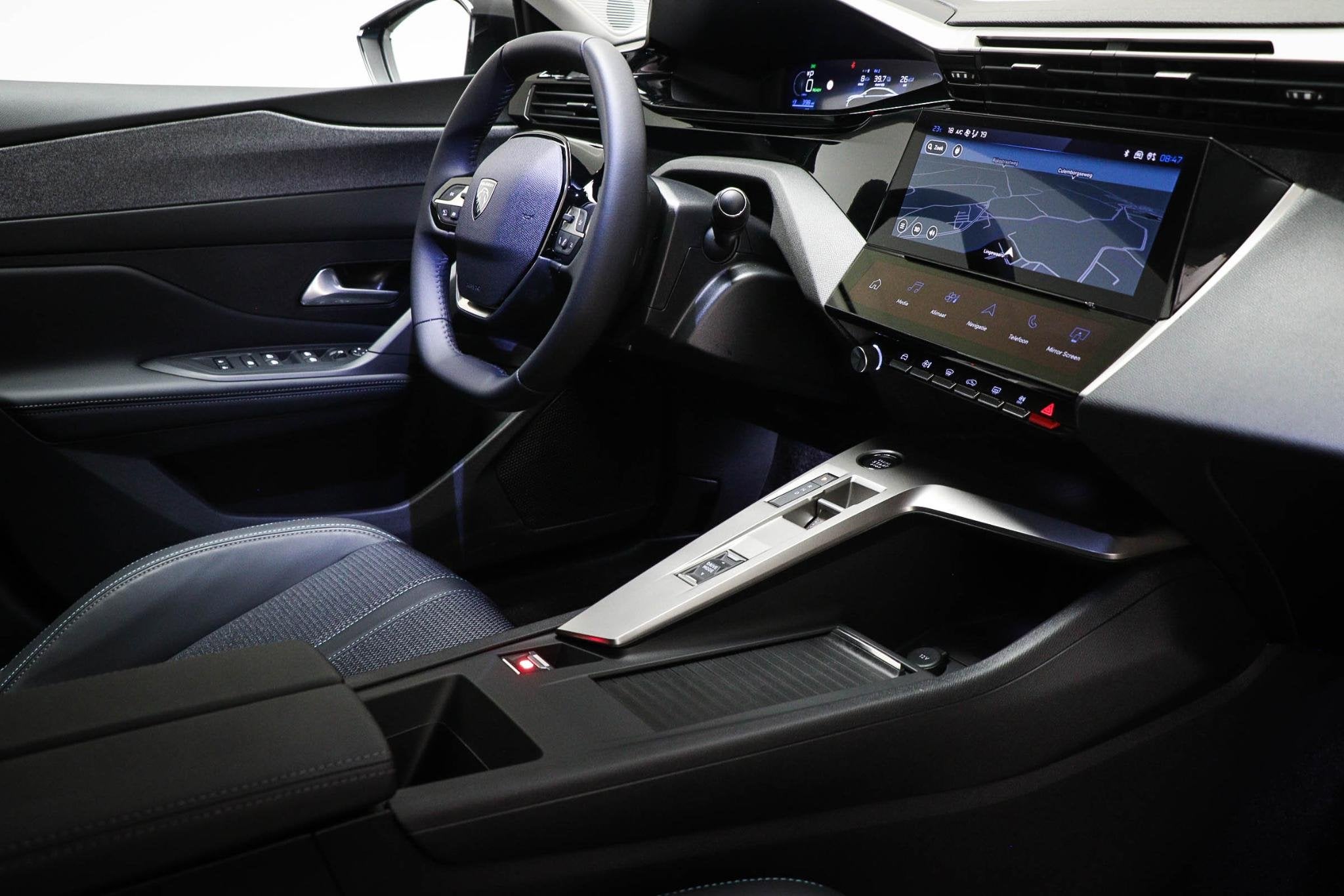 Peugeot e-408 Allure 58 kWh | NIEUW | COMFORT / CONNECT / 36, Gebruikt, Met garantie (alle), Blauw, Leder en Stof