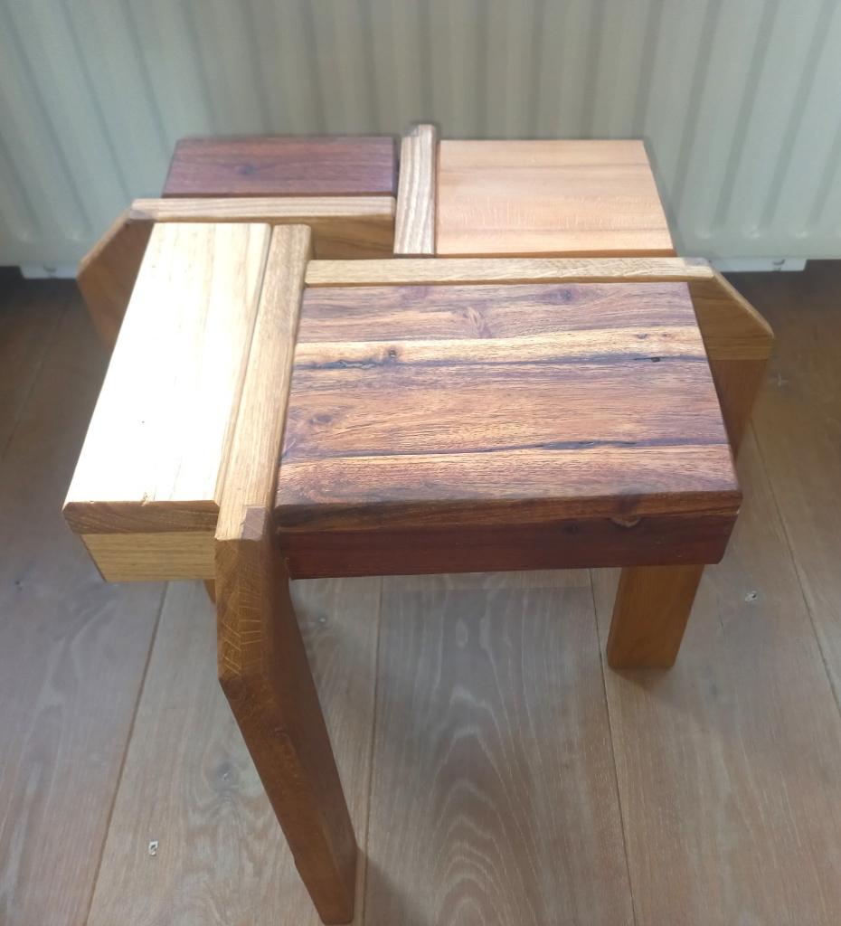 uniek massief houten bijzettafel / krukje, Minder dan 55 cm, Vierkant, Nieuw, Hout