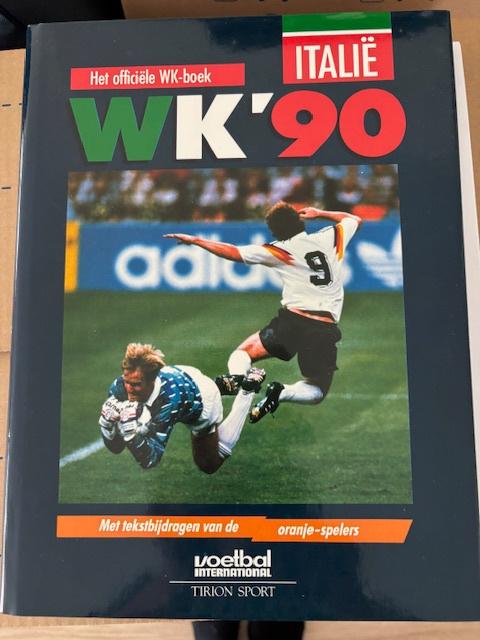 Het officiele Hardcover WK-boek Italie 1990, Boeken, Ophalen, Zo goed als nieuw, Balsport