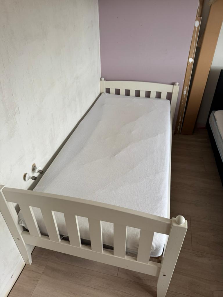 Bedframe 100x200, Huis en Inrichting, Ophalen, Eenpersoons, 140 cm, Zo goed als nieuw