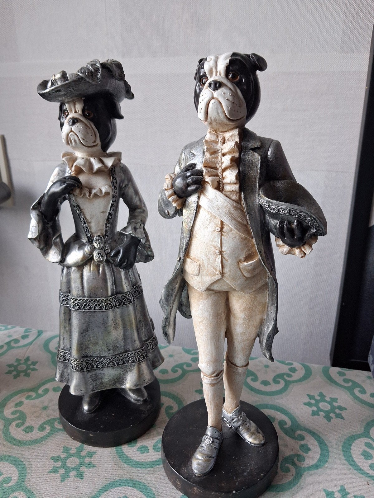 Decoratieve poliresin  beelden bulldog stel nep boek bulldo, Vintage, Gebruikt, Meerkleurig, Kunststof