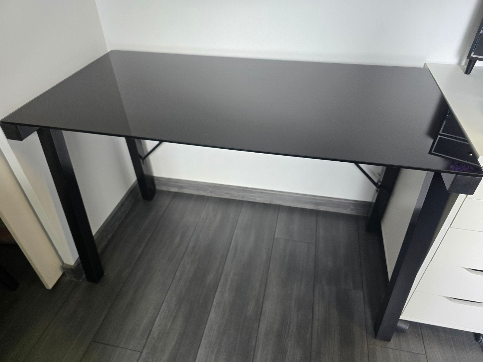 JYSK Tafel - Zwart glazen blad, Ophalen, Zwart, Gebruikt, Jysk