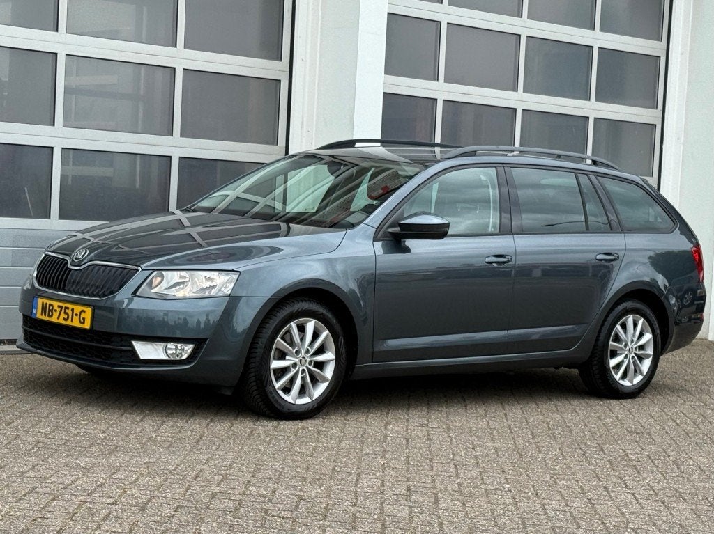 Skoda OCTAVIA 1.0 TSI 116PK Greentech Ambition Navi Cruise C, Auto's, Voorwielaandrijving, Gebruikt, 49 €/maand, Origineel Nederlands