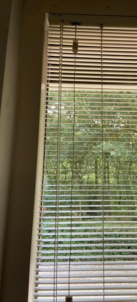 Luxaflex smalle lamellen aluminium wit 143 x 153, Gebruikt, 153 cm, Wit, Metaal