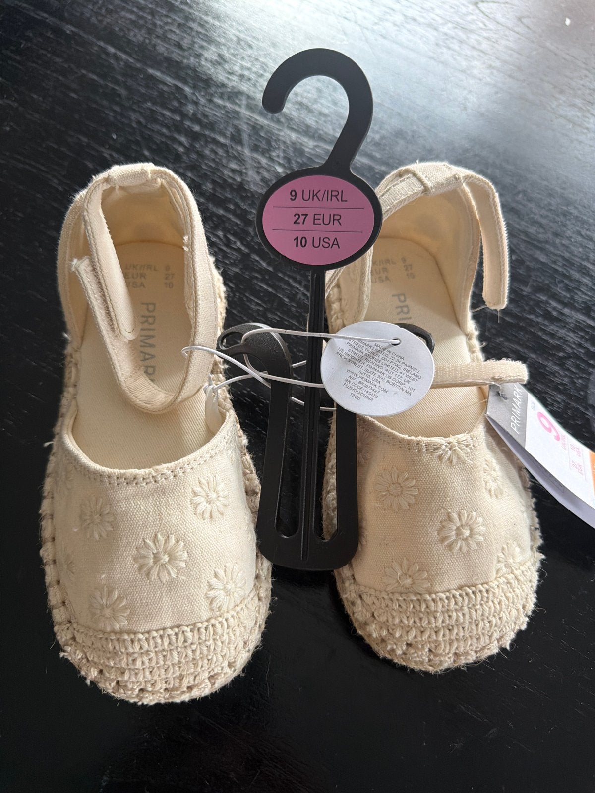 Nieuwe crème sandalen meisje maat 27 (Primark), Ophalen of Verzenden, Nieuw, Meisje, Schoenen