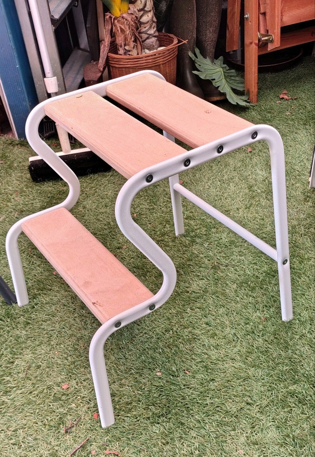 Ikea opstap krukje, Huis en Inrichting, Krukjes, Ophalen, Zo goed als nieuw, Hout