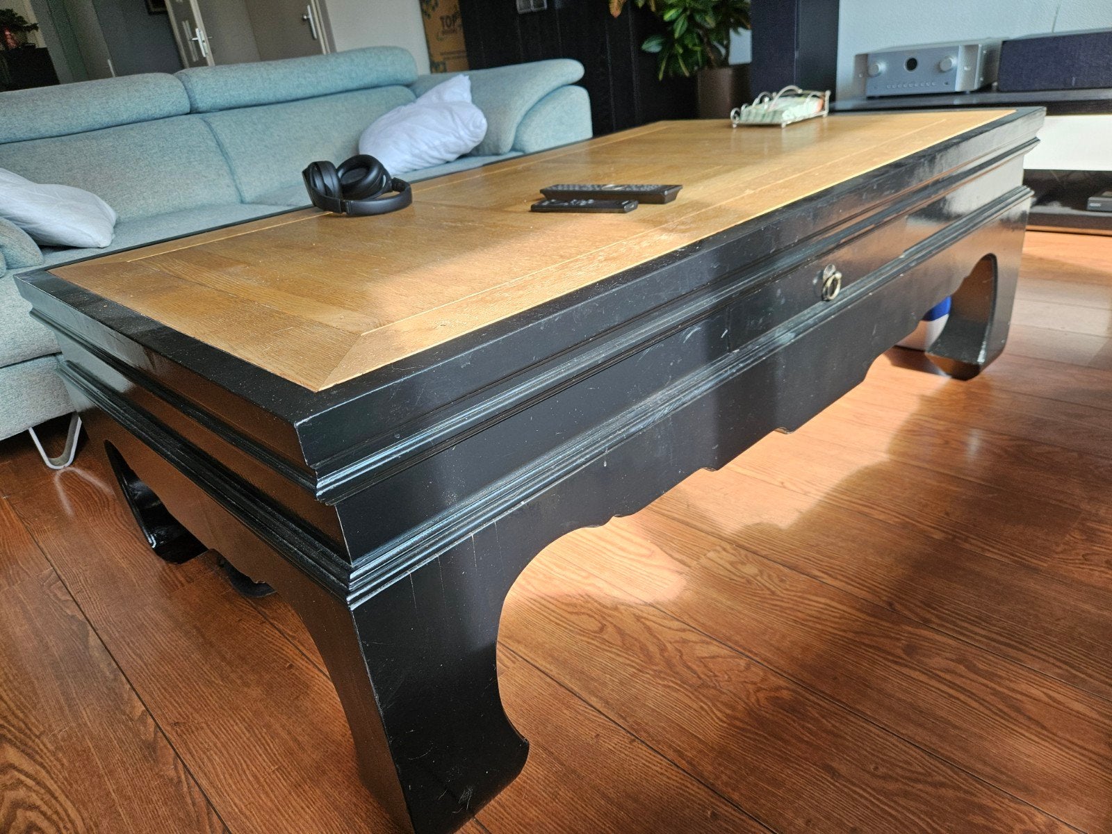 Salontafel. Zwart met licht essen bovenblad, Huis en Inrichting, Ophalen, Rechthoekig, 100 tot 150 cm, 50 tot 100 cm