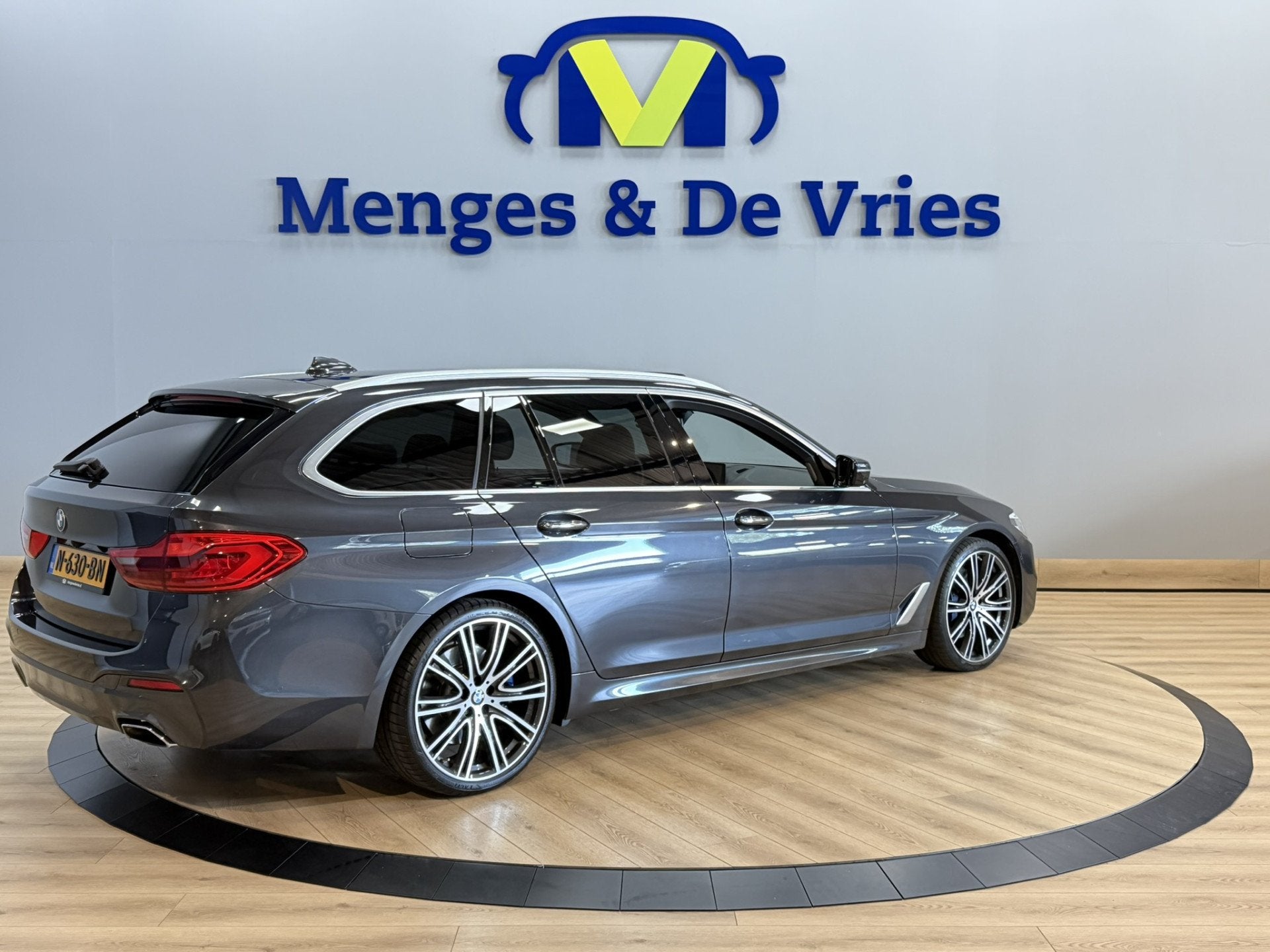 BMW 5 Serie Touring 530i xDrive High Executive M Sport Panor, Automaat, 15 km/l, Gebruikt, 4 cilinders