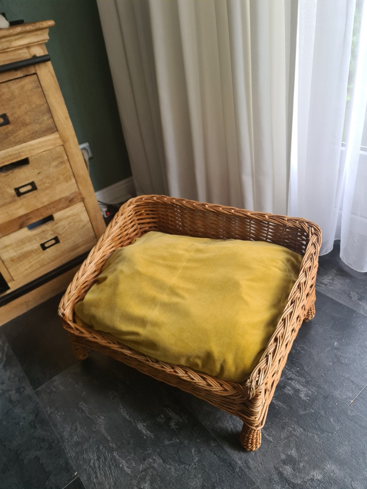 rieten mand met kussen, Dieren en Toebehoren, Ophalen, Gebruikt, Hondenmand