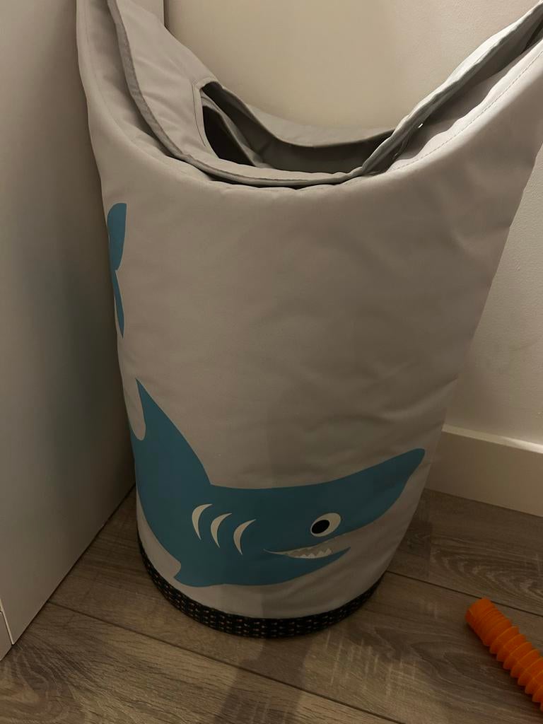 Wasmand met haaienprint - Ideaal voor kinderkamer, Ophalen of Verzenden, Zo goed als nieuw