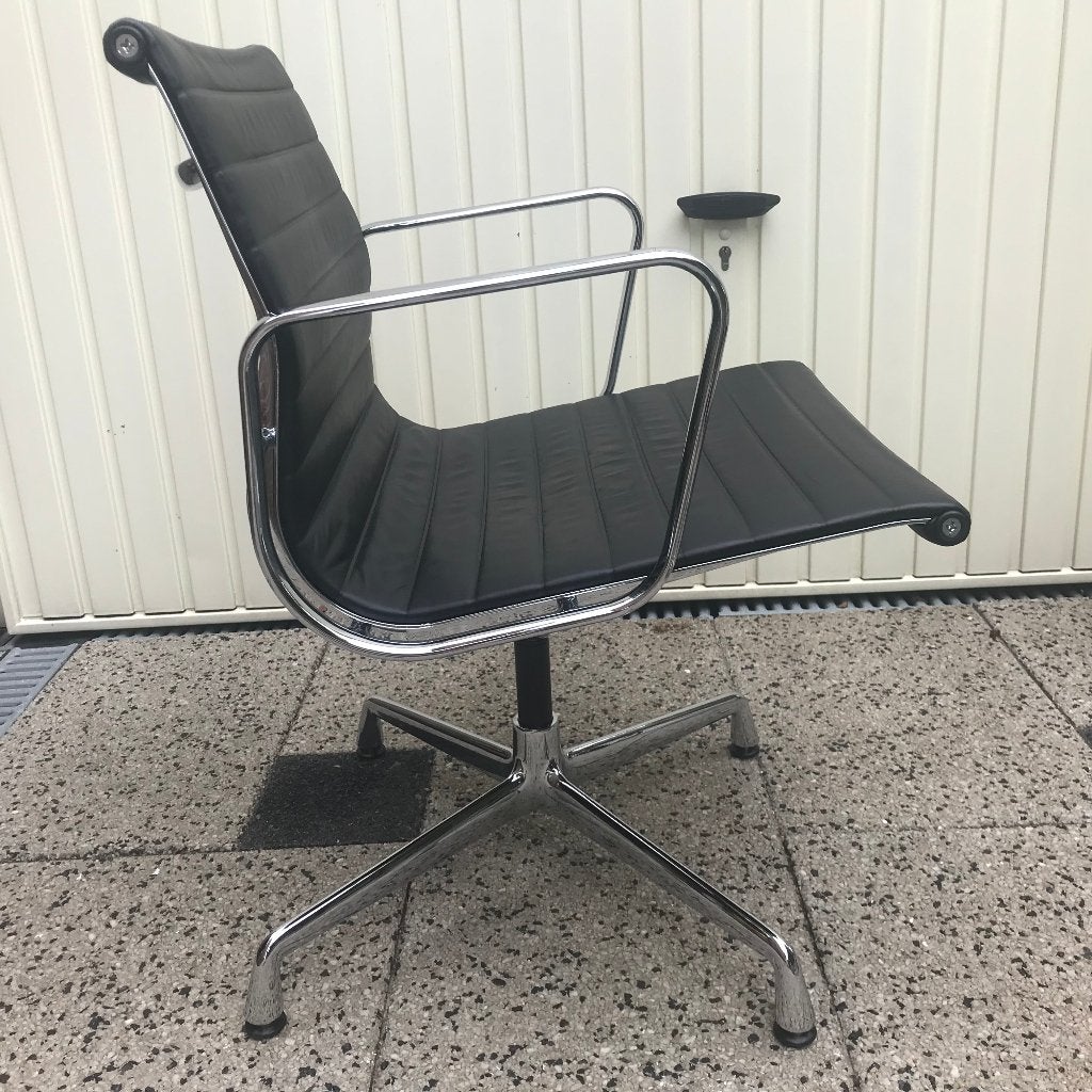 Vintage Vitra Eames stoel 108 chroom zwart leer, Huis en Inrichting, Stoelen, Ophalen, Gebruikt, Zwart, Leer
