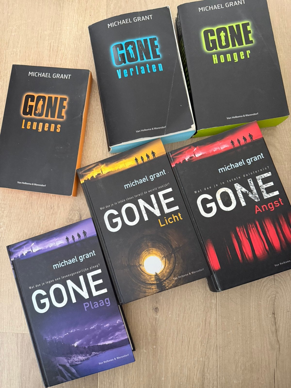 GONE, Michael Grant 6 delen, Boeken, Ophalen of Verzenden, Zo goed als nieuw, Nederland