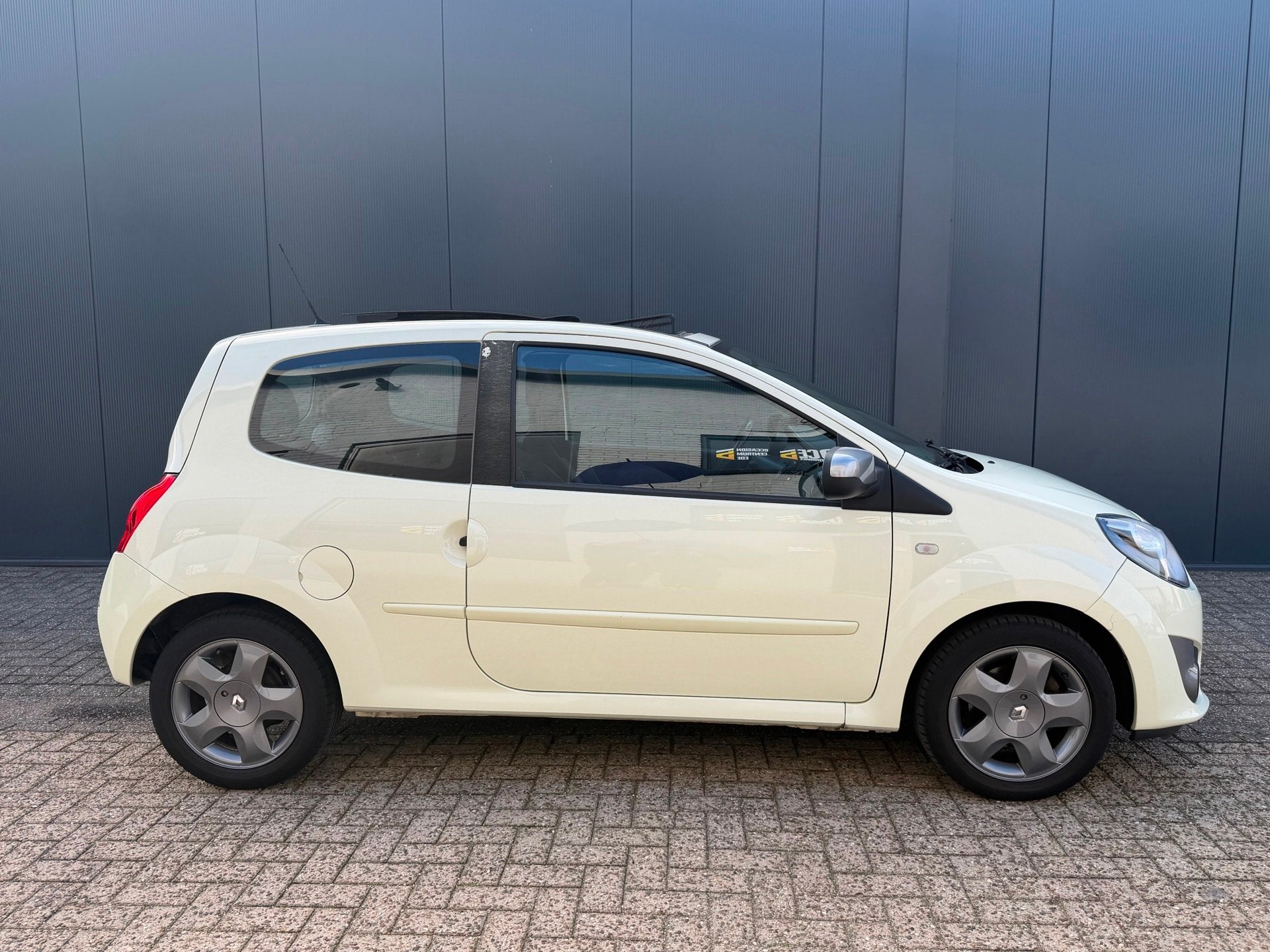Renault Twingo 1.2-16V Panoramadak | Airco | Cruise | NAP!, Twingo, Gebruikt, 4 cilinders, 4 stoelen
