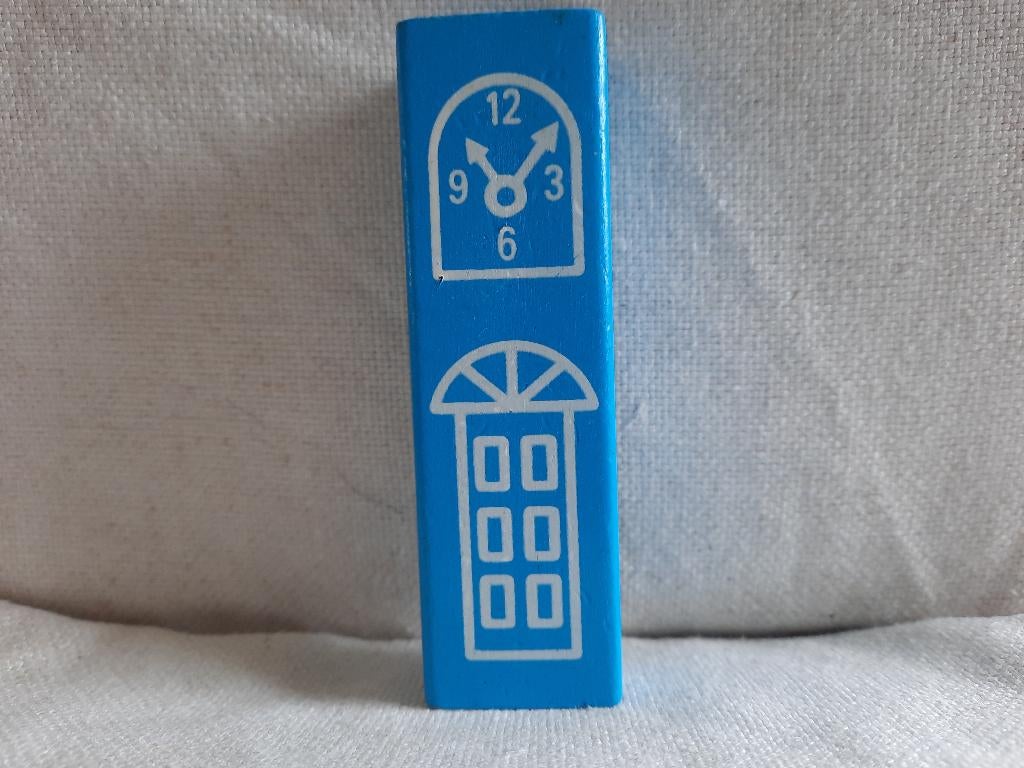 Het Spoor van de trein - Blauw Huis met Klok, Ophalen of Verzenden, Gebruikt