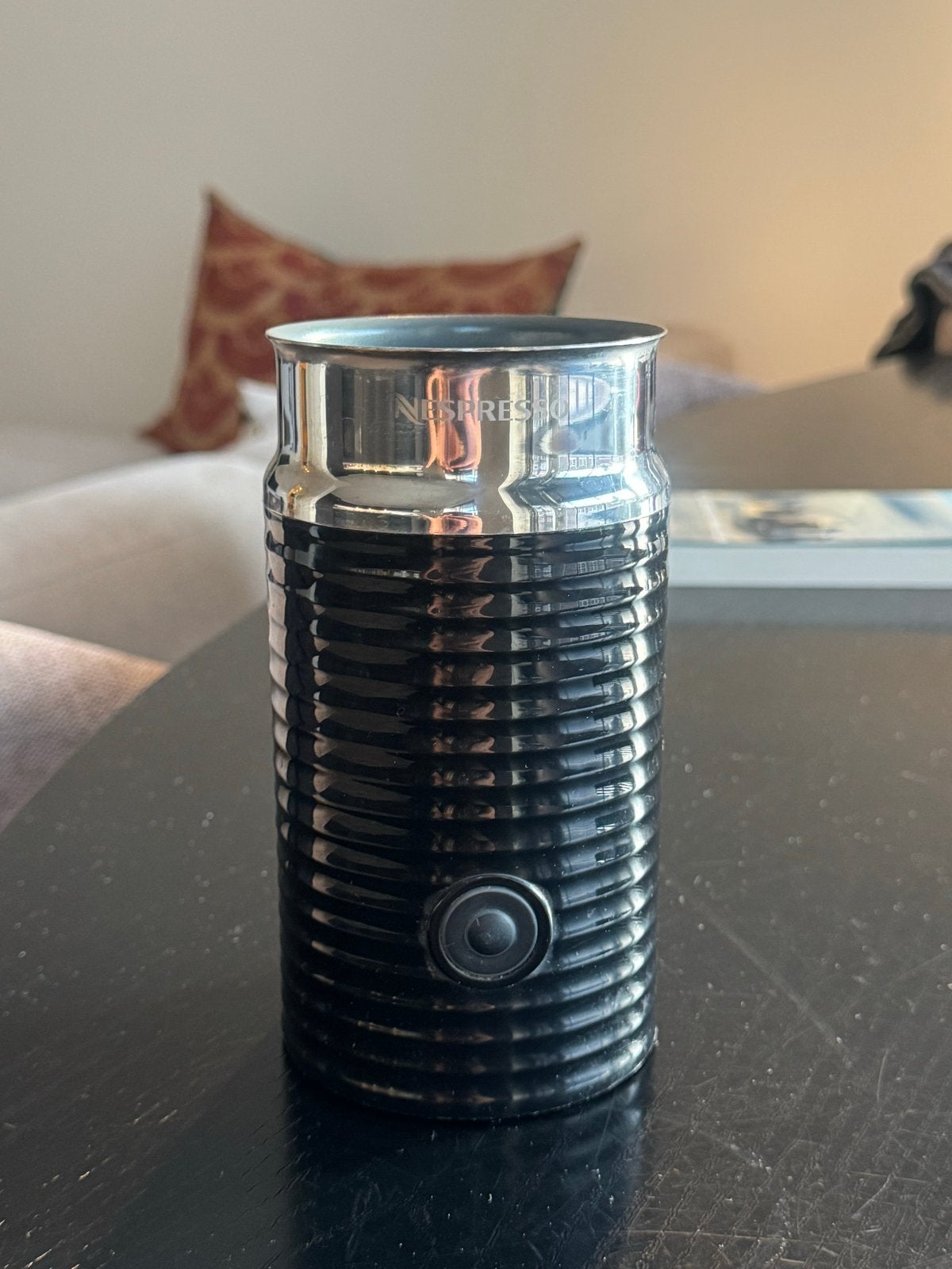 Nespresso Aeroccino Melkschuimer - Zonder deksel, Witgoed en Apparatuur, Ophalen of Verzenden, Gebruikt, Elektrische melkopschuimer