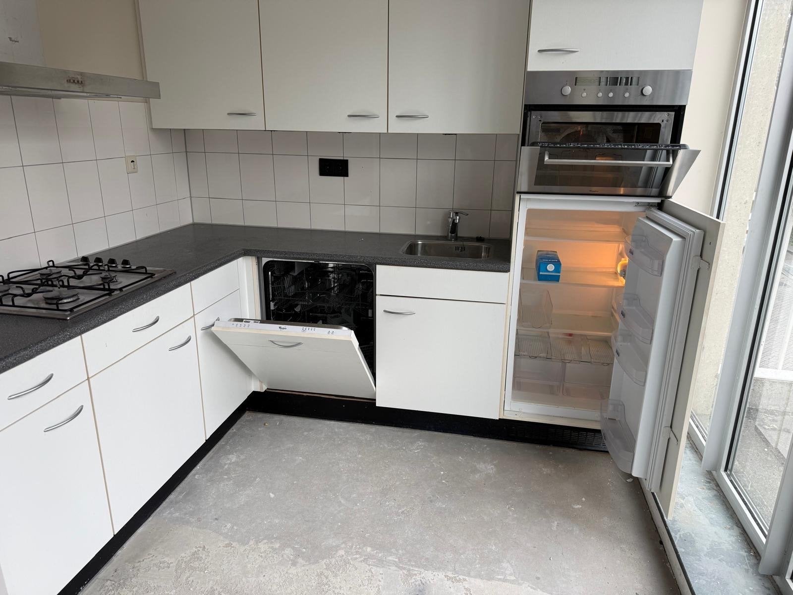 Complete keuken met inbouwapparatuur - 204x243 cm, Ophalen, Gebruikt, Wit, Hoekkeuken
