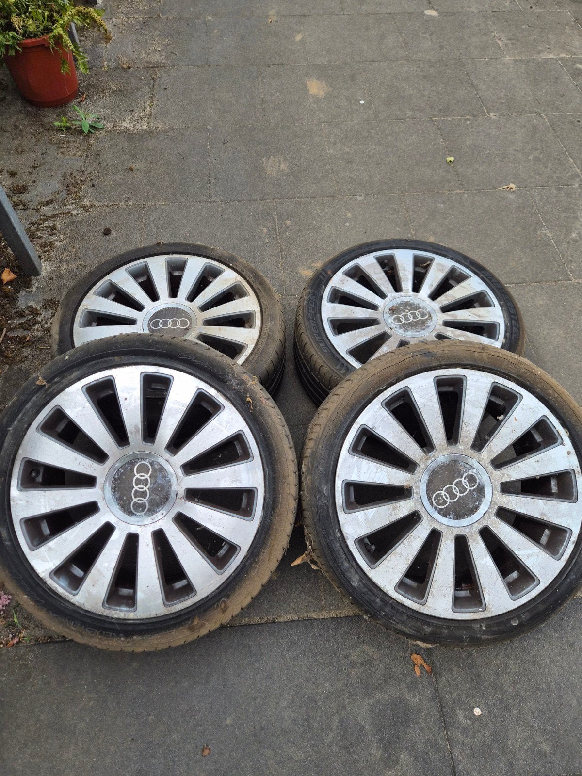 Set Audi 18 inch lichtmetalen velgen, Auto-onderdelen, Banden en Velgen, Ophalen, 18 inch, Gebruikt, Banden en Velgen
