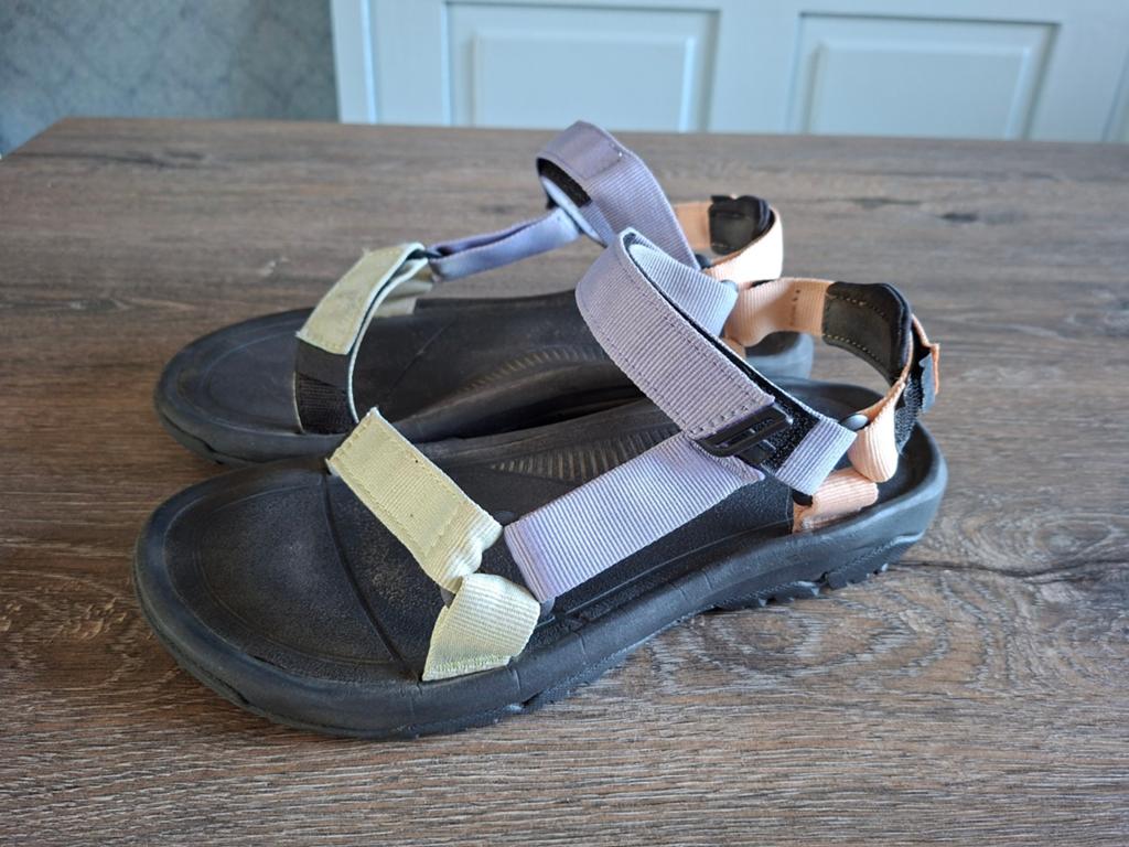 Teva sandalen 40, Ophalen of Verzenden, Zo goed als nieuw, Zwart, Sandalen of Muiltjes