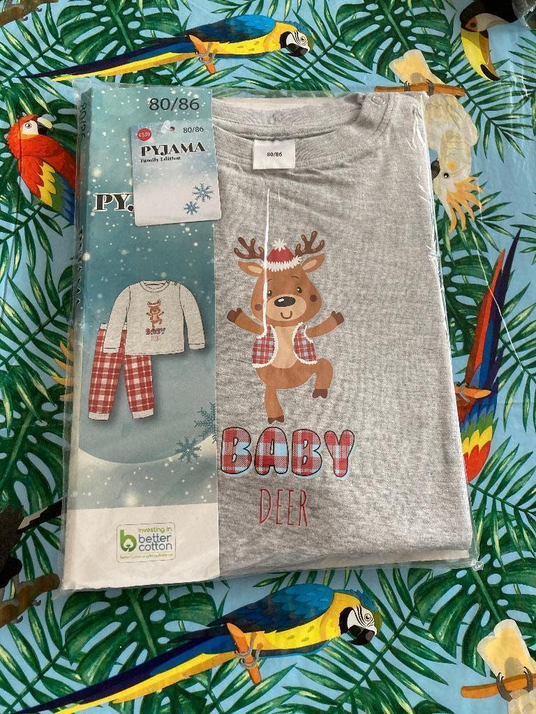 Nieuwe kerst pyjama ' Baby deer ' Maat 80 / 86, Kinderen en Baby's, Babykleding | Maat 80, Ophalen of Verzenden, Nieuw, Jongetje of Meisje