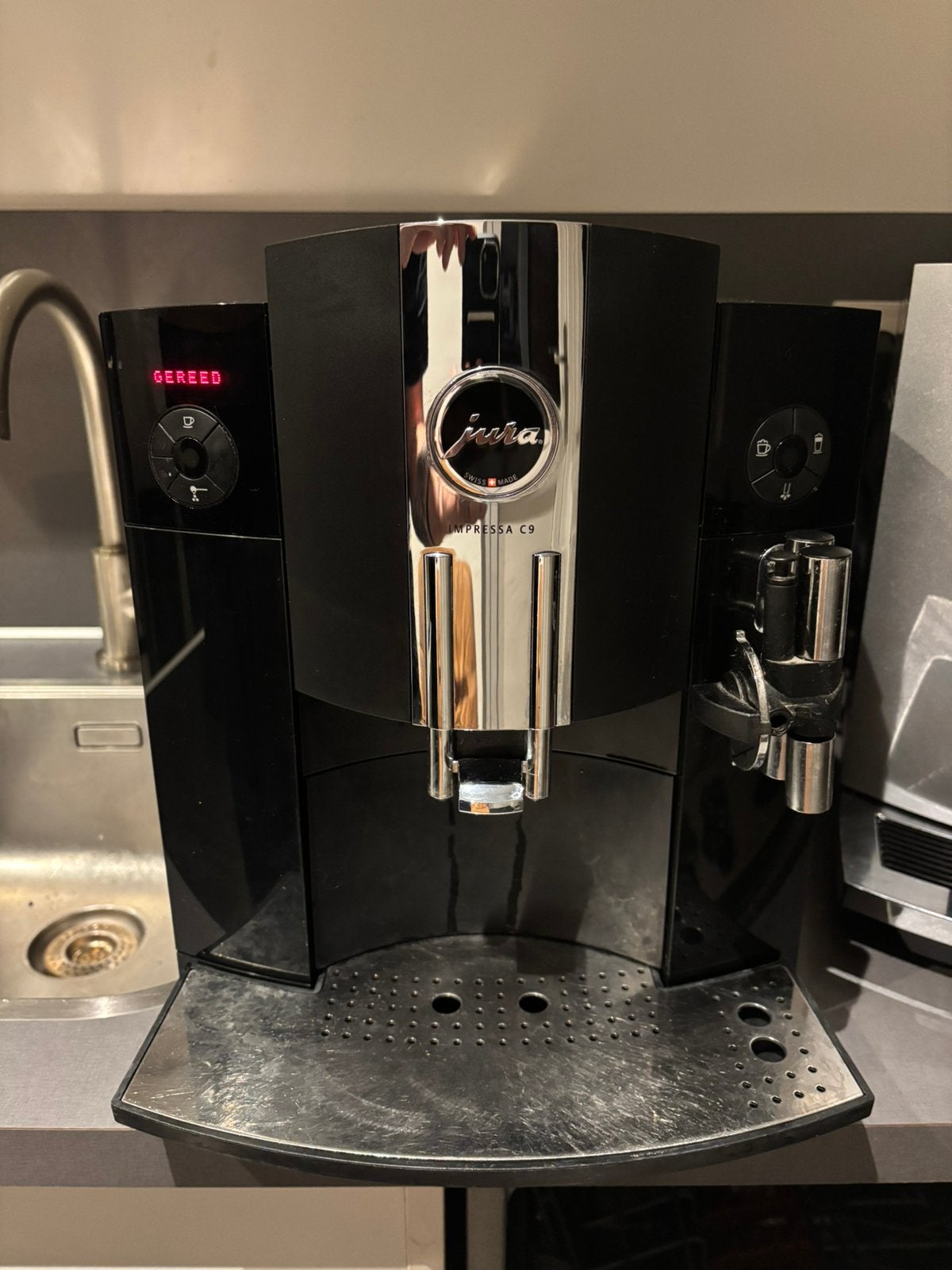 Jura Impressa C9 met wat werk!, Witgoed en Apparatuur, Ophalen, Gebruikt, Koffiemachine, 4 tot 10 kopjes