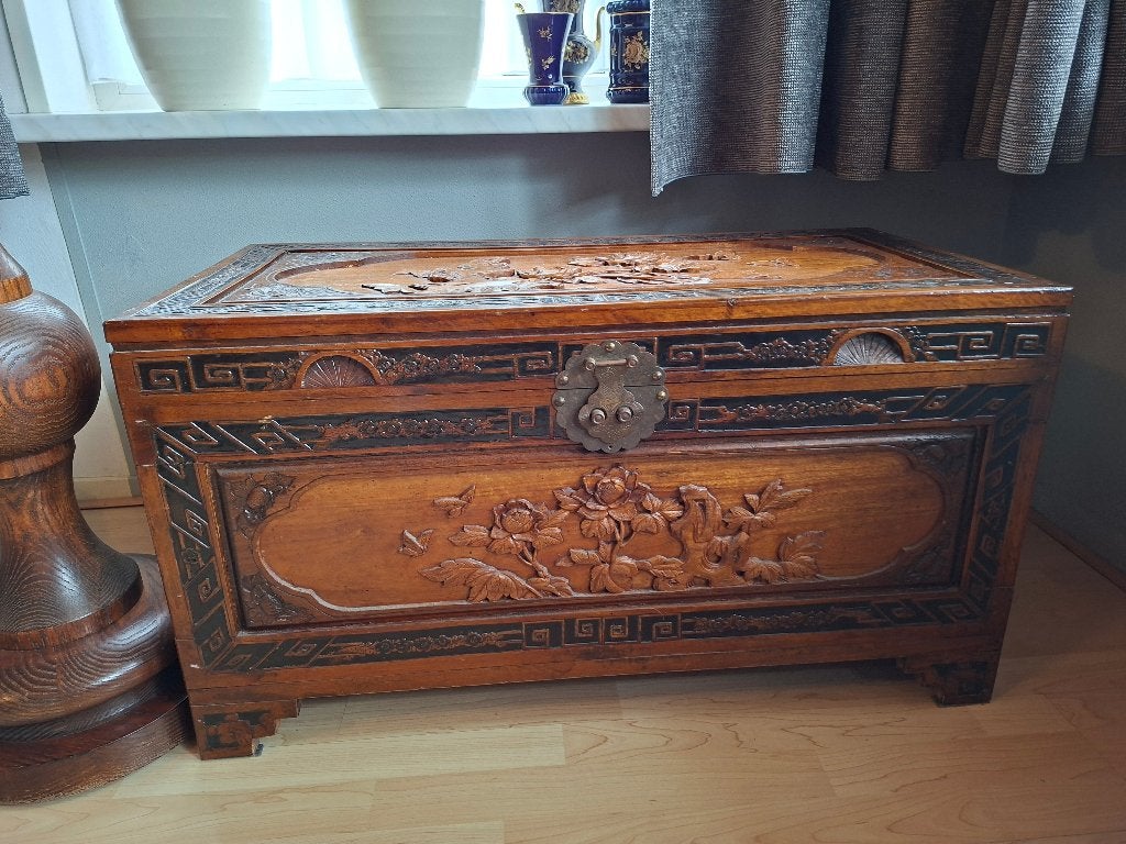 Antieke Chinese dekenkast, Ophalen
