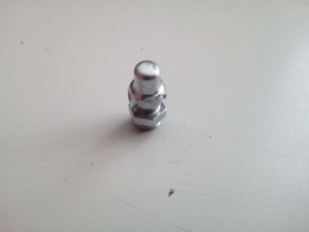 Afsluitbare smeernippel voor een stoommachine oid,, Ophalen of Verzenden