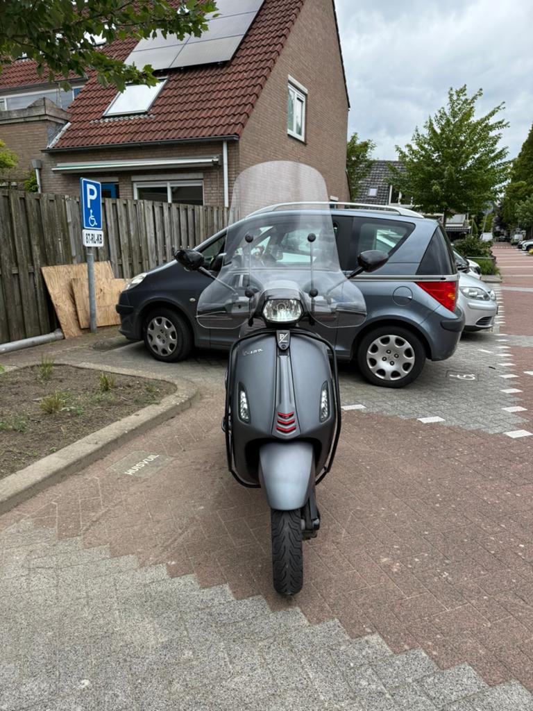 Vespa Sprint S / 8800km / 2018, Ophalen, Maximaal 45 km/u, Vespa S, Zo goed als nieuw