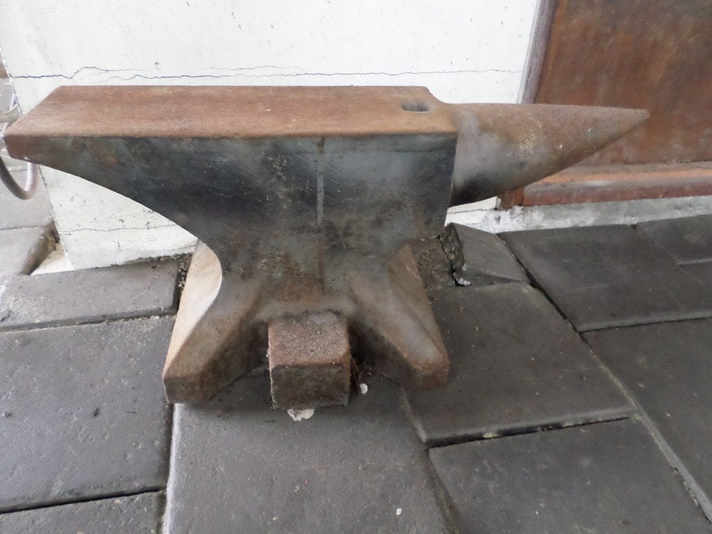 Antiek Aambeeld, Ophalen
