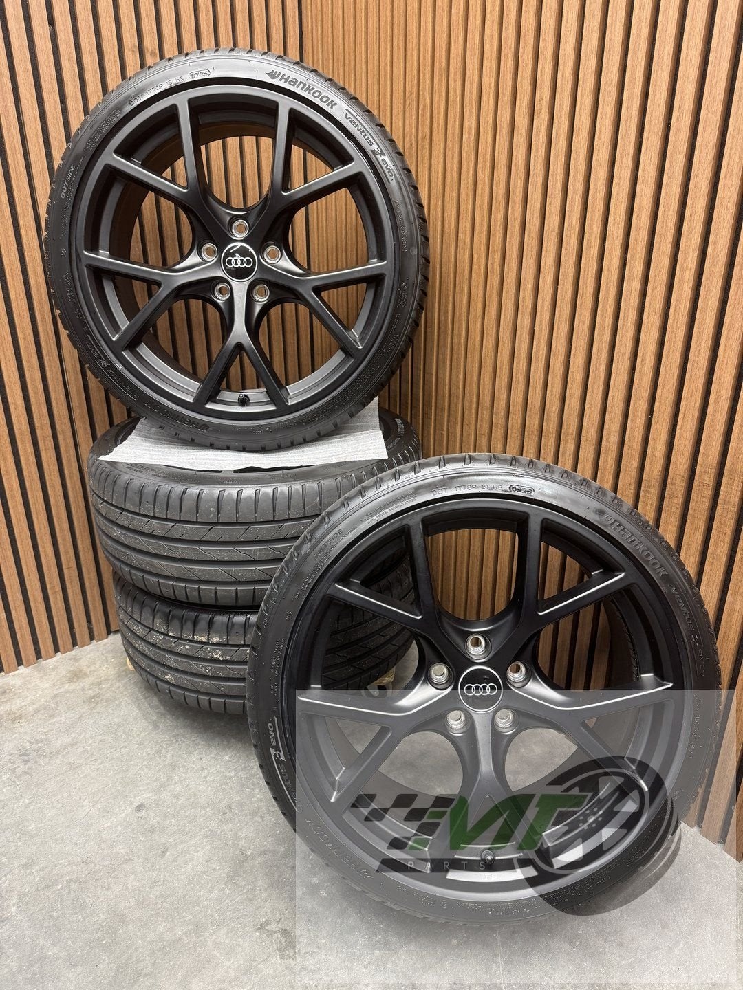 19" Audi A3 S3 8Y 8V SLine 5Y 4x ET46 MATTBLACK 235 35 OEM, 19 inch, -, -, Banden en Velgen