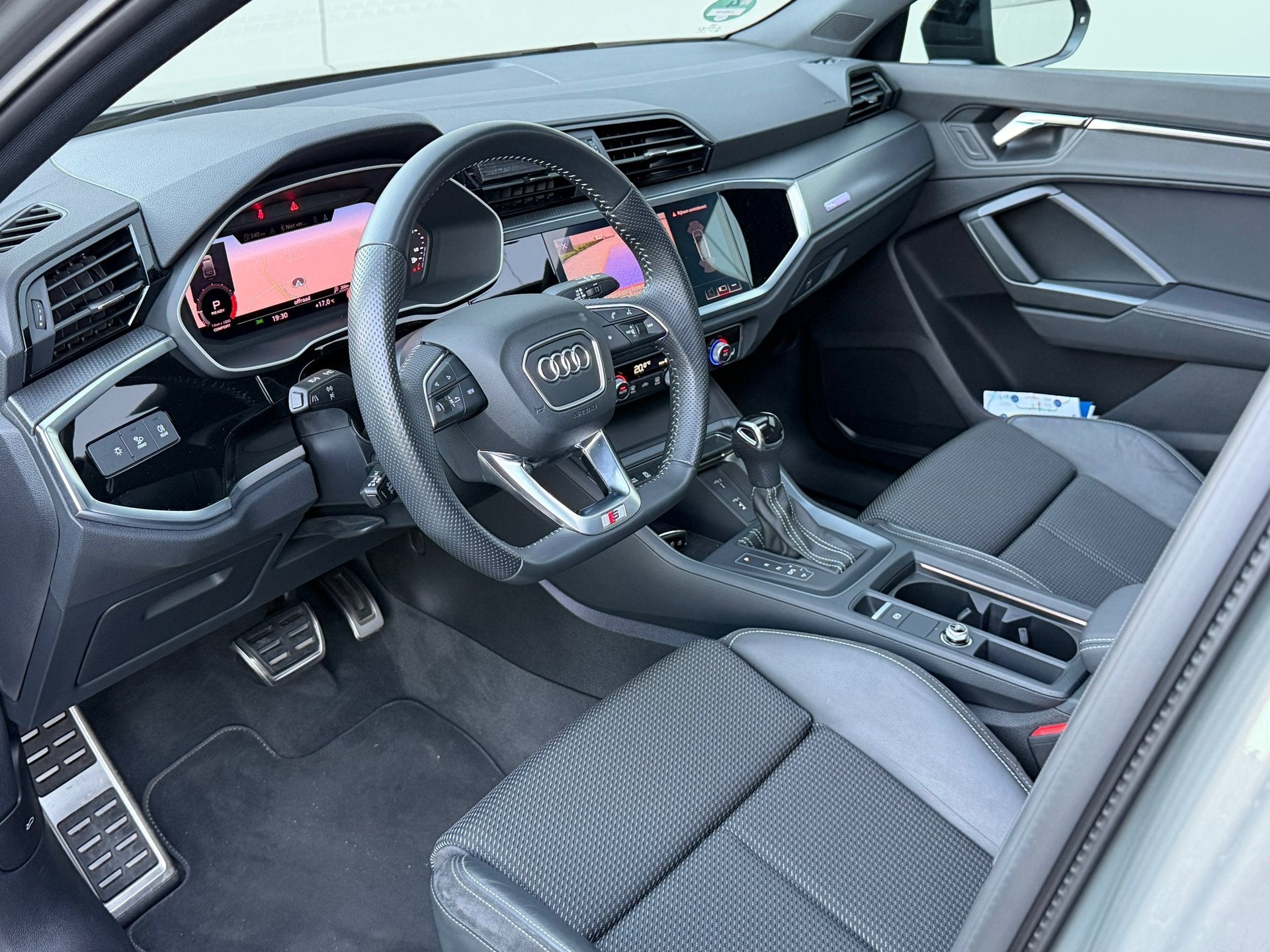 Audi Q3 Sportback 35 TFSI S-Line|Pano|ACC|Keyless|Sfeer|Nieu, Dealer onderhouden, 4 cilinders, 1505 kg, Leder en Stof