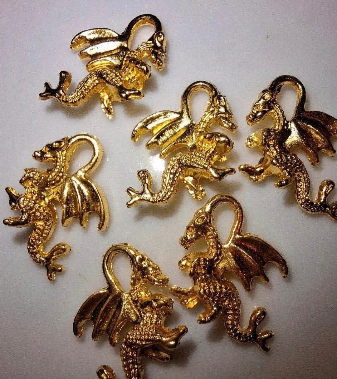 6 stuks bedels hangers metaal draak goud, Overige merken, Overige materialen, -, -